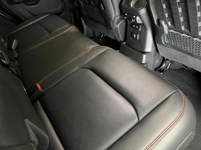 Chrysler JEEP 37