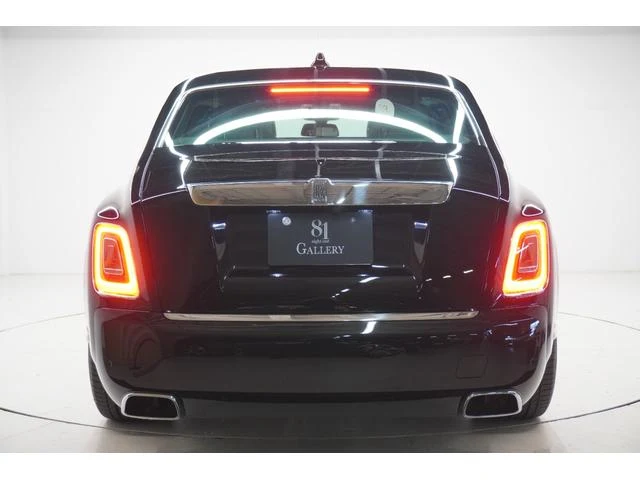 Rolls-Royce PHANTOM 6