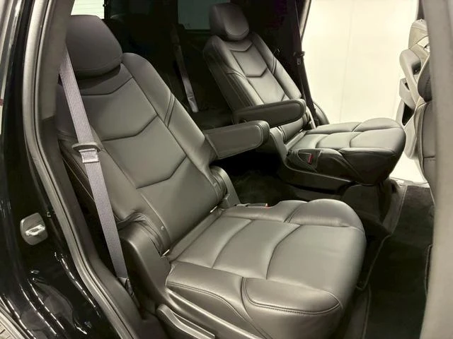 Cadillac ESCALADE 5