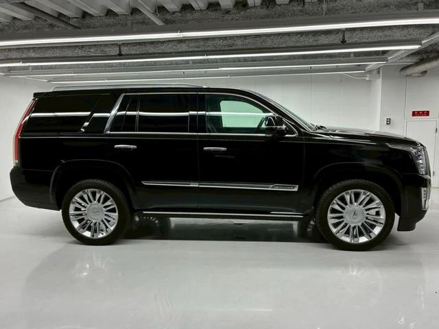 Cadillac ESCALADE 12
