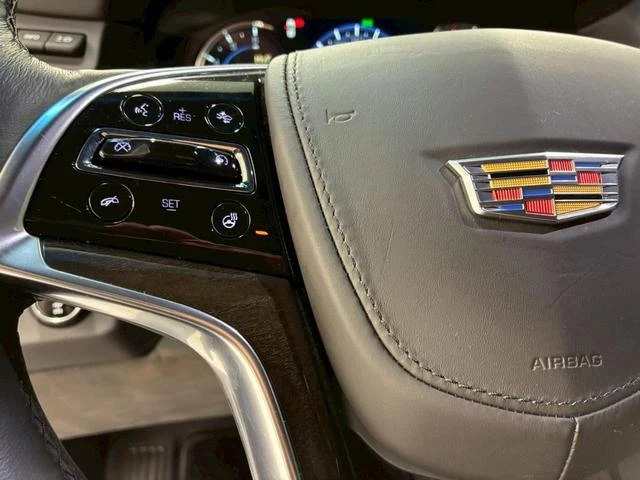 Cadillac ESCALADE 34