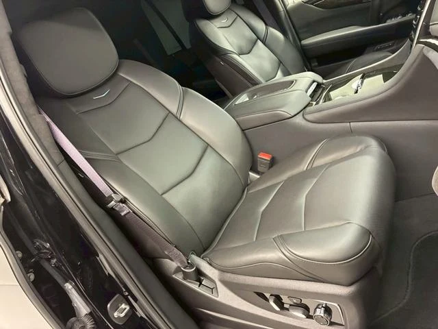 Cadillac ESCALADE 4