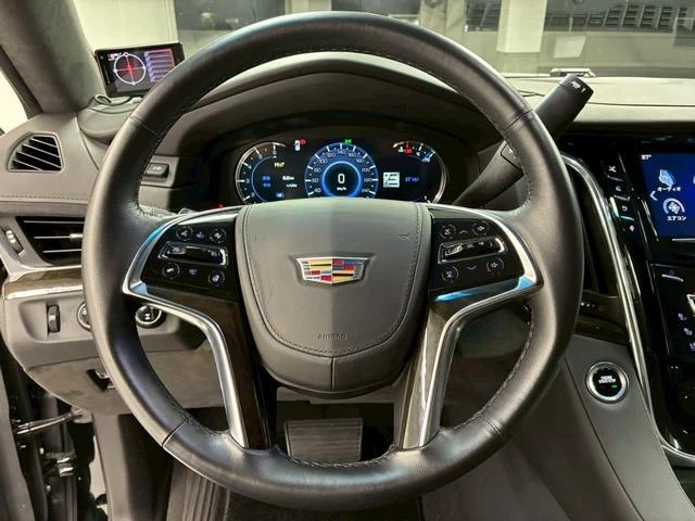 Cadillac ESCALADE 33