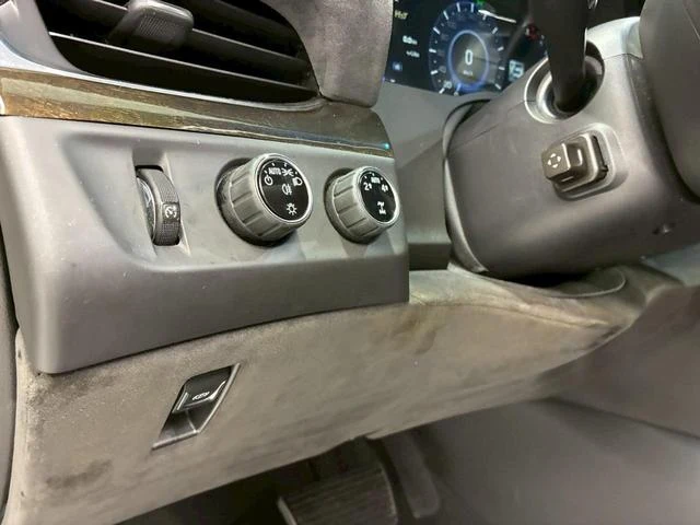 Cadillac ESCALADE 31