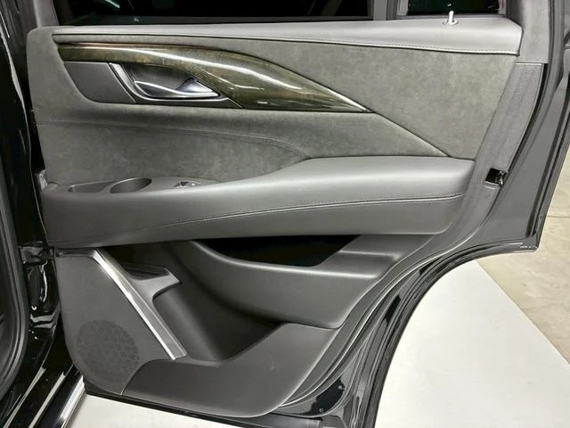 Cadillac ESCALADE 54