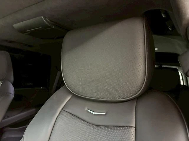 Cadillac ESCALADE 28