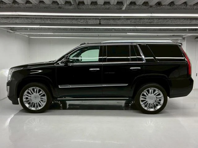 Cadillac ESCALADE 18