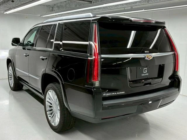 Cadillac ESCALADE 17