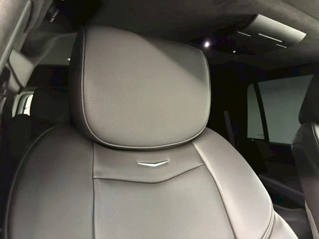 Cadillac ESCALADE 51