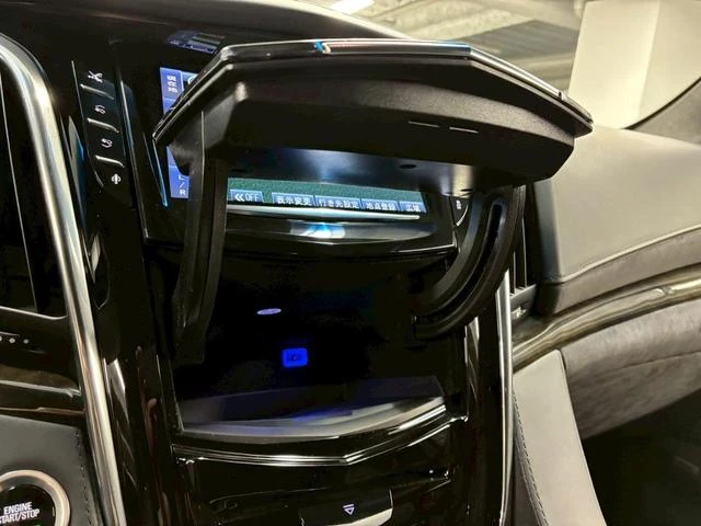 Cadillac ESCALADE 41