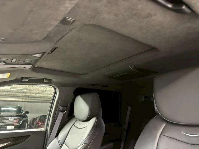 Cadillac ESCALADE 29