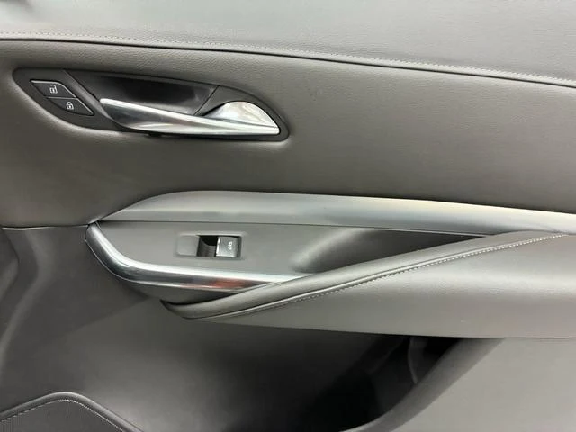Cadillac XT4 40