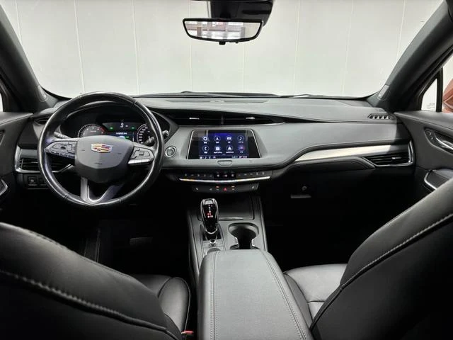Cadillac XT4 2