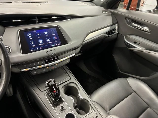 Cadillac XT4 29