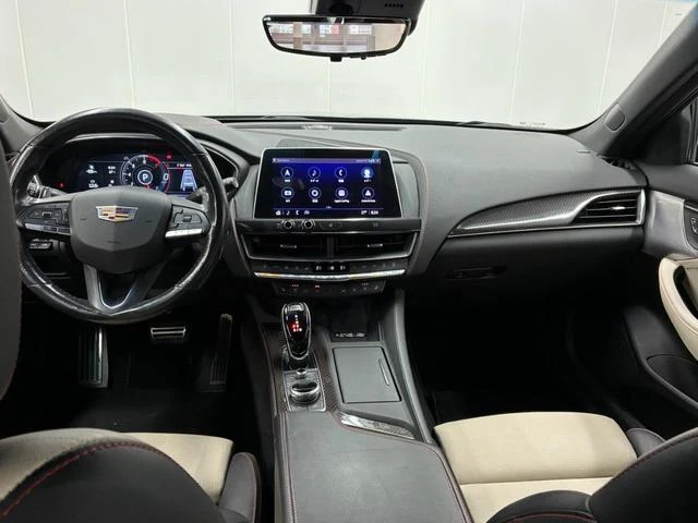 Cadillac CT5 2