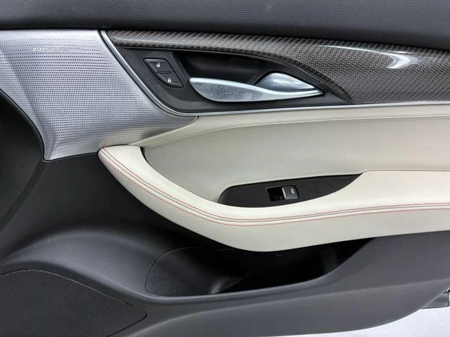 Cadillac CT5 41