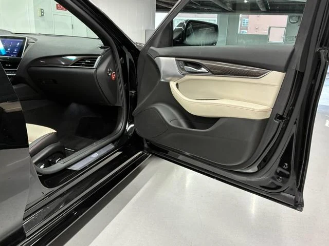 Cadillac CT5 39
