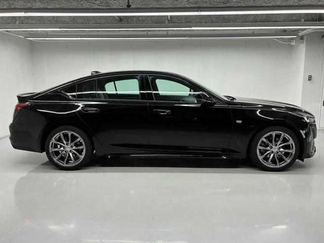 Cadillac CT5 9