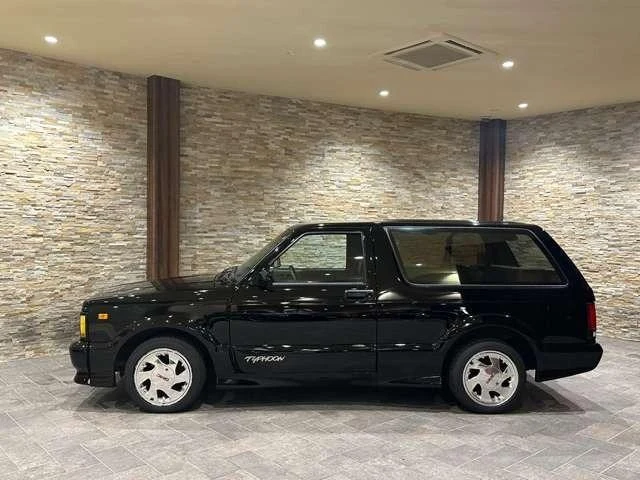 GMC TYPHOON 11