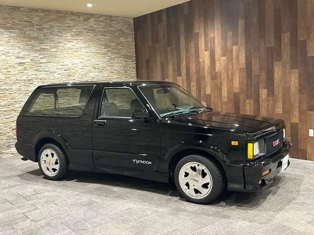 GMC TYPHOON 6