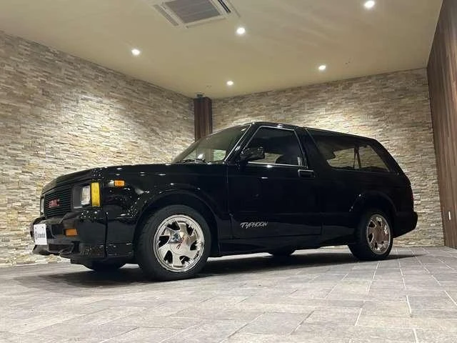 GMC TYPHOON 3