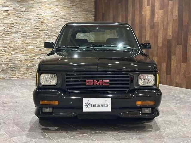 GMC TYPHOON 4