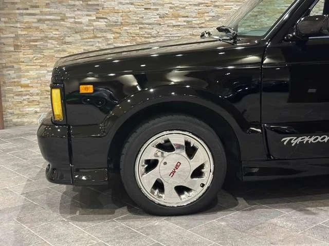 GMC TYPHOON 14