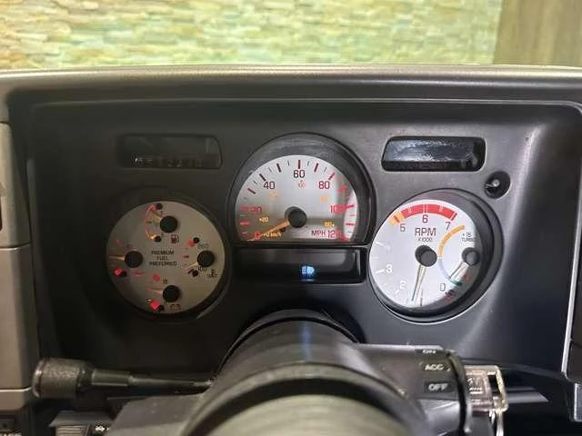 GMC TYPHOON 23