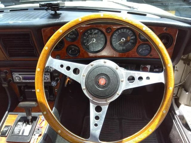 Triumph STAG 30