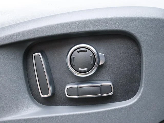 Land Rover DEFENDER 18