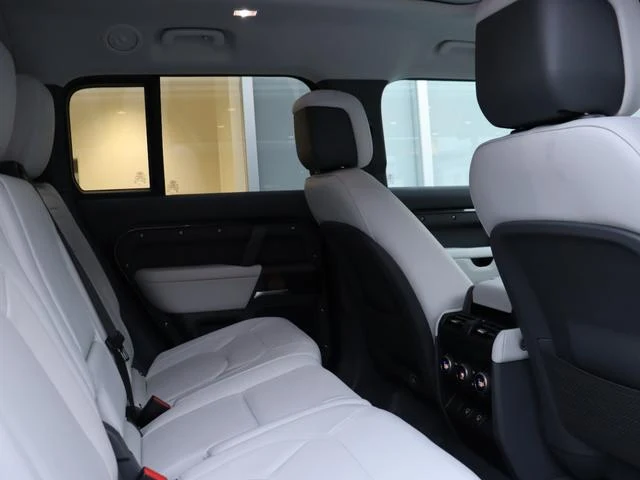 Land Rover DEFENDER 61