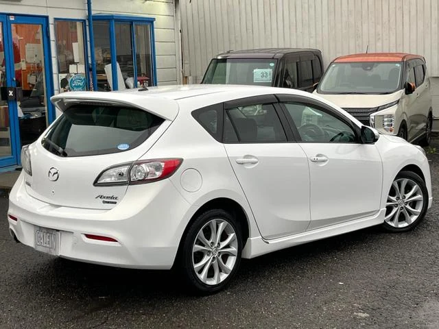 Mazda AXELA 10