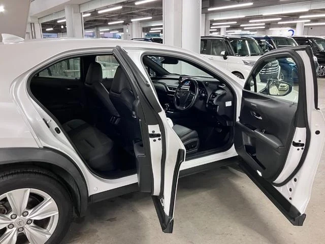Lexus UX 11