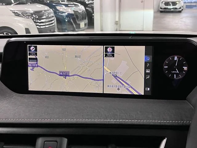 Lexus UX 28