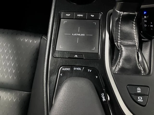 Lexus UX 37
