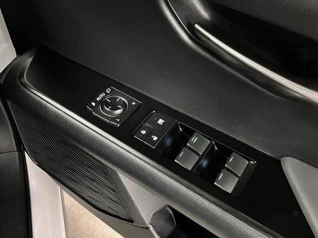 Lexus UX 48