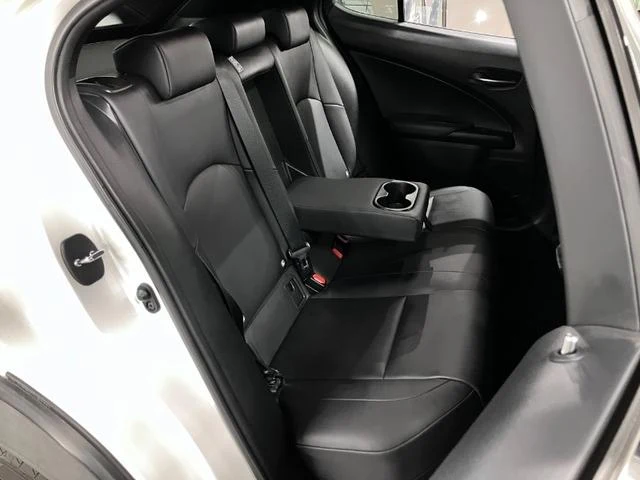 Lexus UX 13