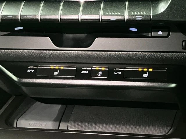 Lexus UX 16