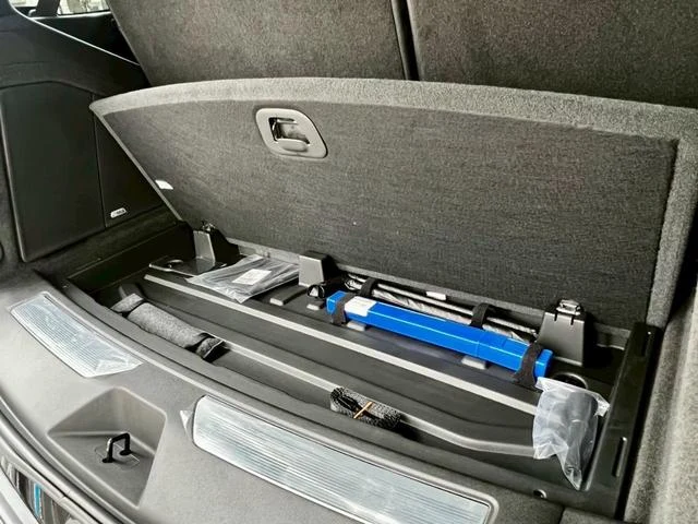 Cadillac ESCALADE 34