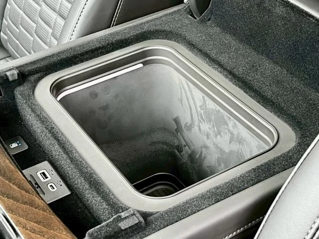 Cadillac ESCALADE 46