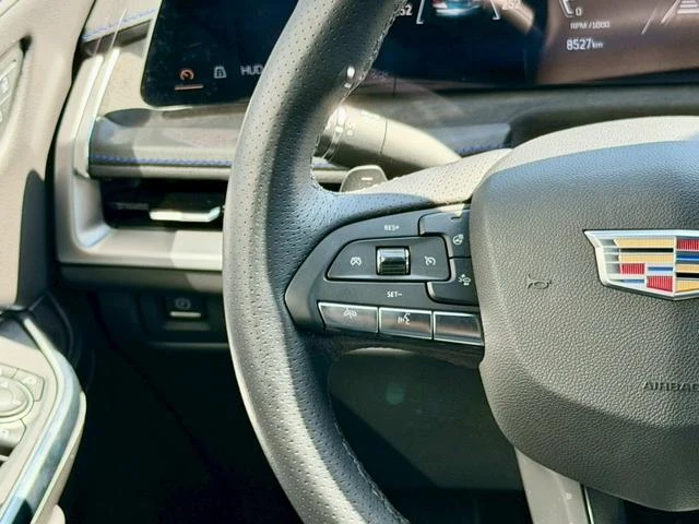Cadillac XT4 32
