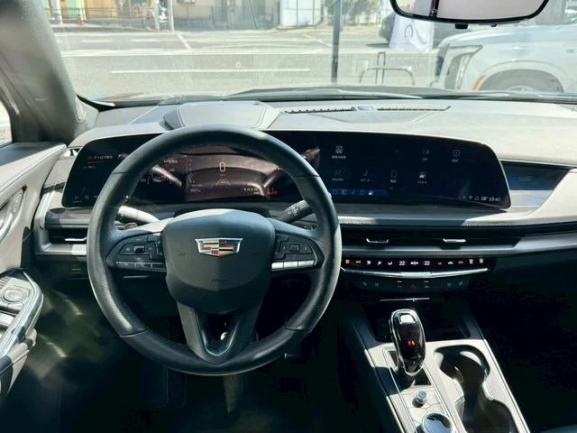 Cadillac XT4 30