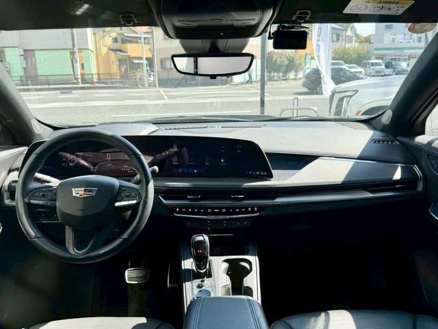 Cadillac XT4 29