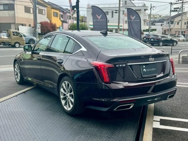 Cadillac CT5 10