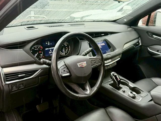 Cadillac XT4 40