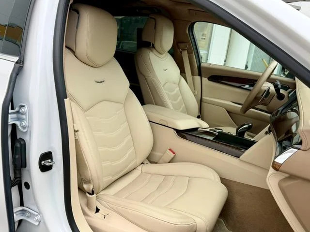 Cadillac CT6 23