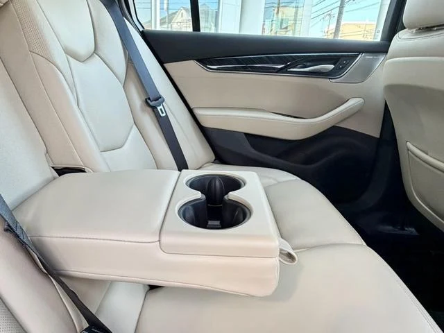 Cadillac CT5 26