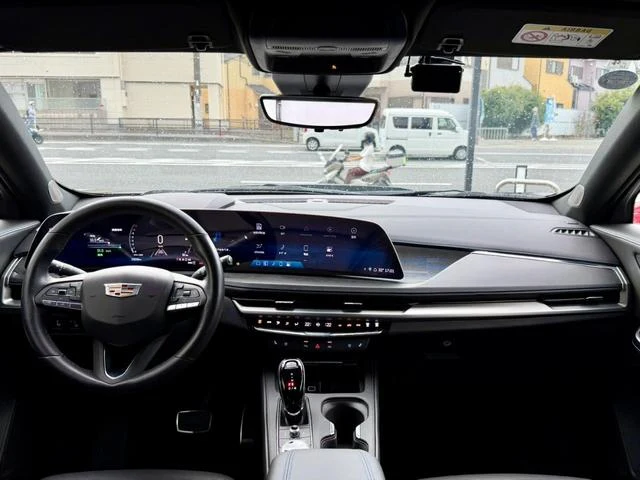 Cadillac XT4 28