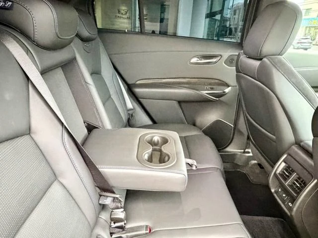 Cadillac XT4 21