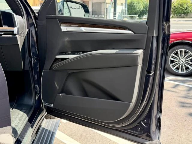 Cadillac ESCALADE 39